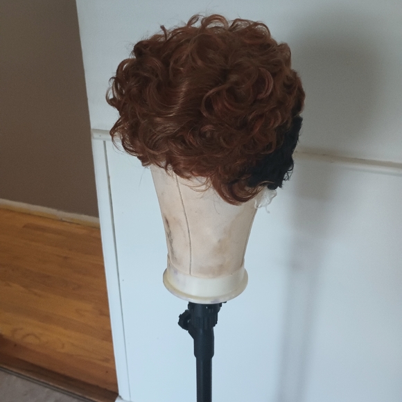 Bobbi Boss Nunu wig - Picture 2 of 8